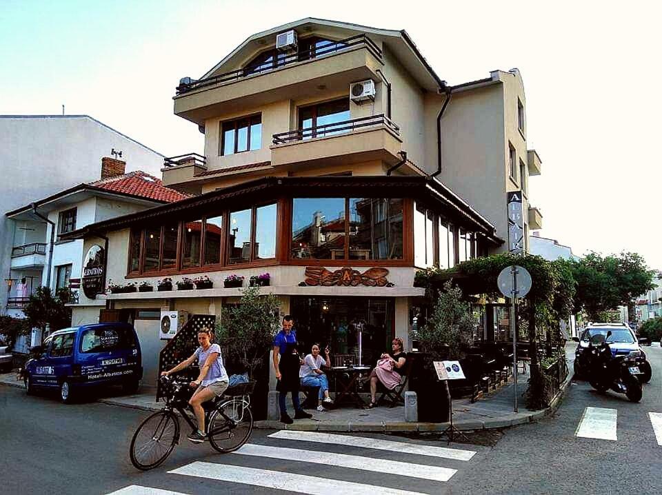 Hotel Albatros New Town โซโซโปล ภายนอก รูปภาพ
